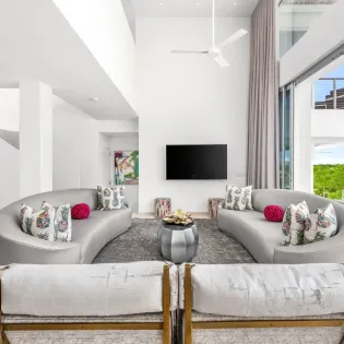 2.3 b.e grace bay ocean view 6bd kitchen living