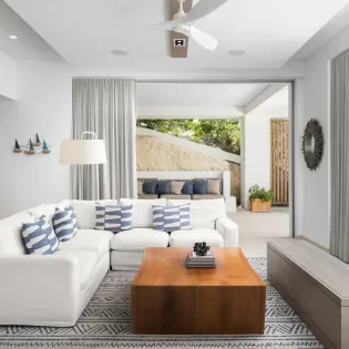 2.3 b.e. north shore beachfront villa 5bd living kitchen