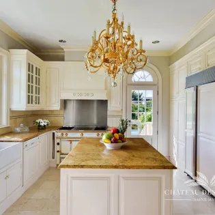 2.3 chateau des palmiers kitchen