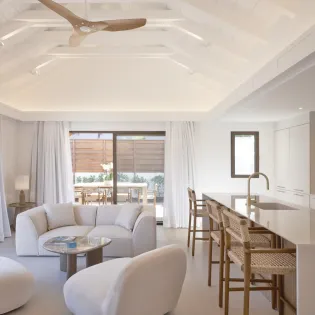 2.3 crystal breez living room