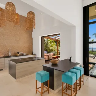 2.3 emeraude living room