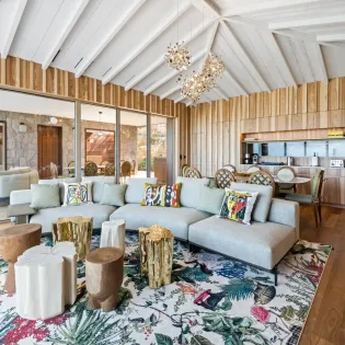 2.3 goldeneye living room