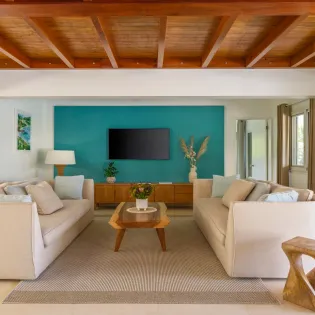 2.3 la roche dans i eau living dining room