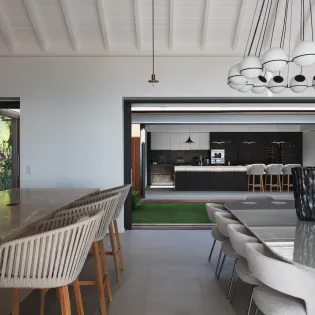 2.3 natacha living room