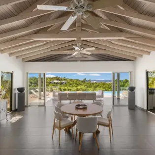 2.3 no limit living room