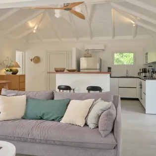 2.3 telemaque living room