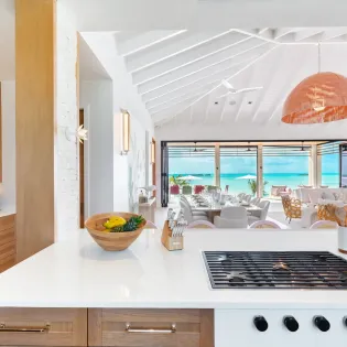 2.3 villa bristol breeze living room 3