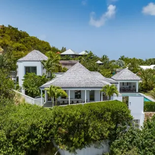 2.3 wine note exterior 2 drone