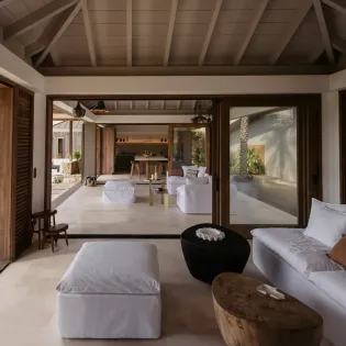 2.4 aqualis living room 1