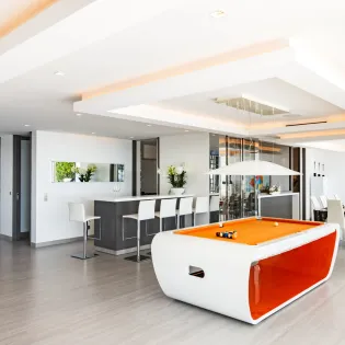 2.4 axel rocks living room