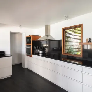 2.4 kyr kitchen