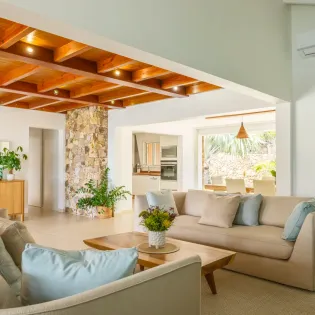 2.4 la roche dans i eau living dining room