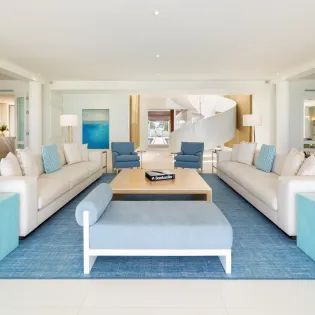 2.4 sol e mare living room