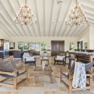 2.8 maison de reve kitchen & living room