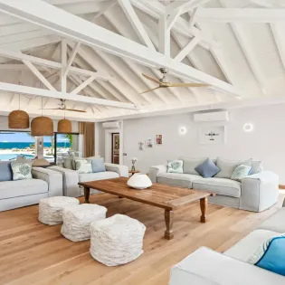 2.9 casa aquila living room