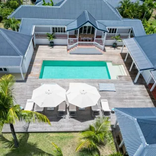 20 coco paillette villa view