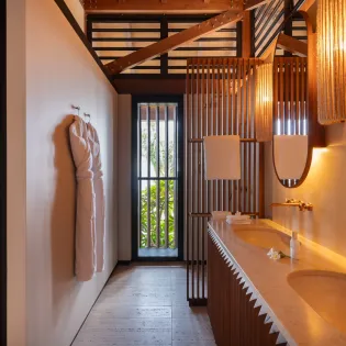 21.1 ti manoir voltaire bathroom 3