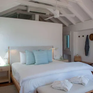 2 vacation rental photo St Barthelemy WV MOZ Villa Cap au Vent St Barts Villa MOZbd103 desktop