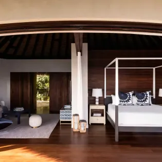 23 the village treetop