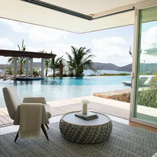 24 the oasis poolside pod palm