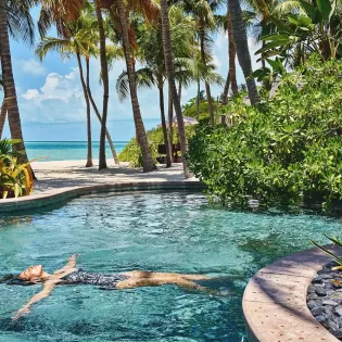 25 musha cay saltwater pool