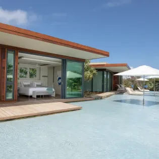 25 the oasis poolside pod palm