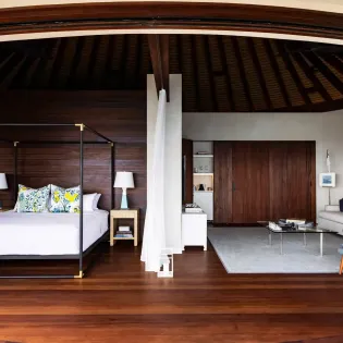 25 the village treetop