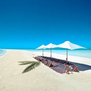 28 musha cay seasonal sandbar umbrellas