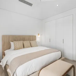 3.1 b.e grace bay ocean view 5bd guest king upstairs