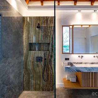 3.1 blue swan bathroom 1