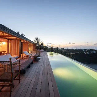 3.1 manoir voltaire exterior nightly 3