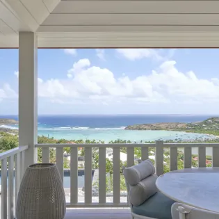 3.2 alisea living room