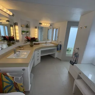 3.2 cap au vent bathroom 1