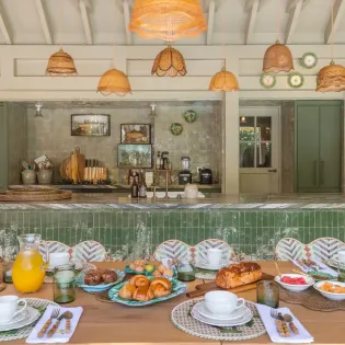 3.2 maison saline kitchen