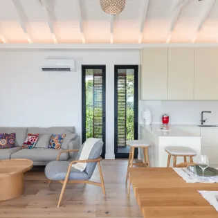 3.2 nanou living room