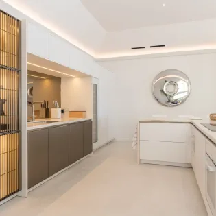 3.2 white sun kitchen