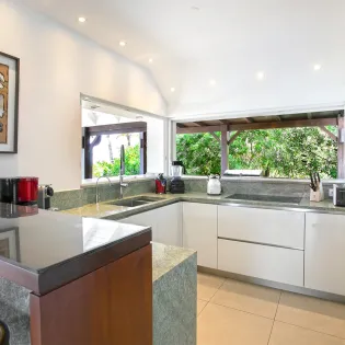 3.3 blue beach indoor kitchen