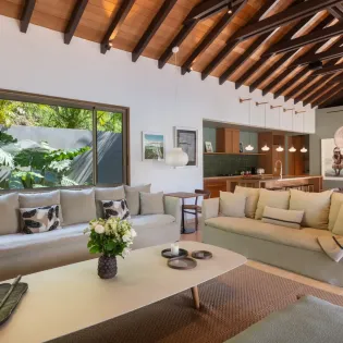 3.3 linda living room