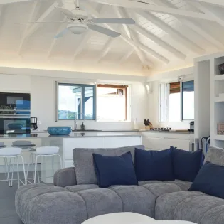 3.4 ellede living room