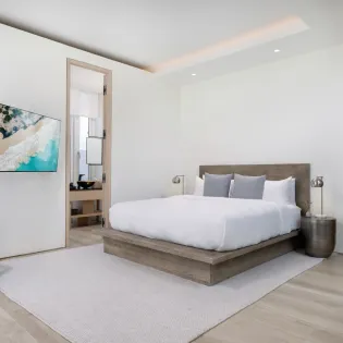 3.8 bash bedroom