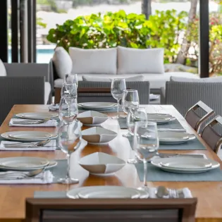 4.1 blue beach outdoor dining