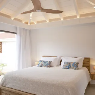 4.1 crystal blue bedroom 1