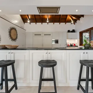 4.1 sixieme sens kitchen