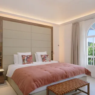 4.1 white sun bedroom 1