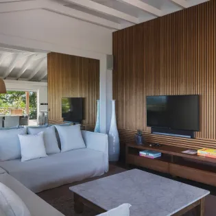 4.2 avalon living room