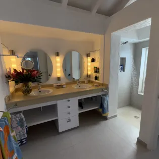 4.2 cap au vent bathroom 2