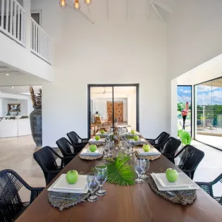 4.2 debbie indoor dining