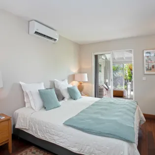 4.2 dream in blue bedroom 2 1