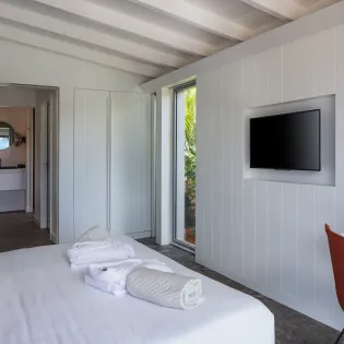 4.2 emotion bedroom 1