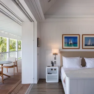 4.2 kreola bedroom 1
